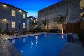 Brand New 4 BR w Pool by Hosteeva