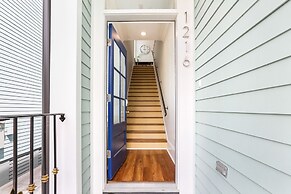 Brand New 4 BR w Pool by Hosteeva