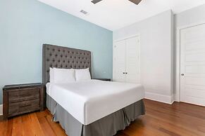 Brand New 4 BR w Pool by Hosteeva