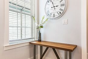 Brand New 4 BR w Pool by Hosteeva