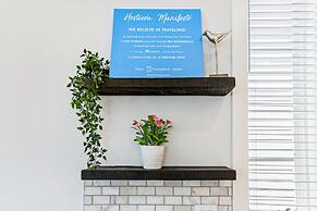 Amazing 4BR w Balcony by Hosteeva