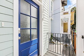 Stunning 4 & 5 BRs w Pool by Hosteeva