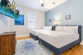 Stunning 4 & 5 BRs w Pool by Hosteeva