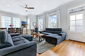 Stunning 4 & 5 BRs w Pool by Hosteeva