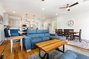 Stunning 4 & 5 BRs w Pool by Hosteeva