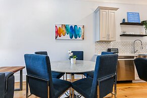 Stunning 4 & 5 BRs w Pool by Hosteeva