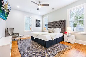 Stunning 4 & 5 BRs w Pool by Hosteeva