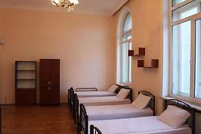 Tourest Inn Central - Hostel