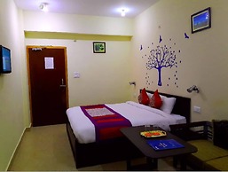 Hotel Avlokan - Near Kainchi Dham Mandir