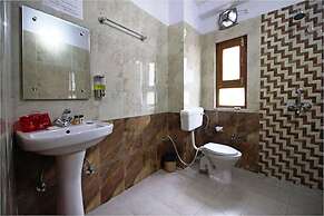 Hotel Avlokan - Near Kainchi Dham Mandir