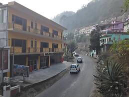Hotel Avlokan - Near Kainchi Dham Mandir