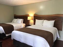 Adventure the Bruce Inn - Recently Renovated With Outdoor Hot Tub