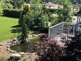 Adventure the Bruce Inn - Recently Renovated With Outdoor Hot Tub