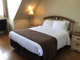 Adventure the Bruce Inn - Recently Renovated With Outdoor Hot Tub