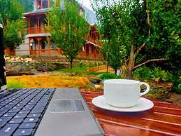 8fold by Larisa, Jibhi