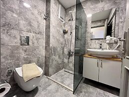 Farrys Boutique Hotel & Beach Club