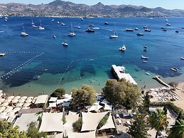 Farrys Boutique Hotel & Beach Club