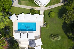 Farrys Boutique Hotel & Beach Club