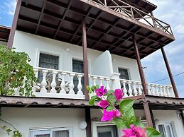 Farrys Boutique Hotel & Beach Club