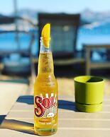 Farrys Boutique Hotel & Beach Club