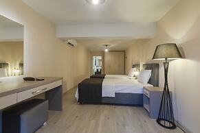 Farrys Boutique Hotel & Beach Club