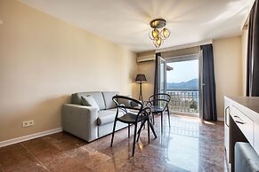 Farrys Boutique Hotel & Beach Club