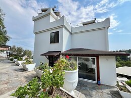 Farrys Boutique Hotel & Beach Club