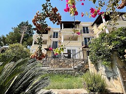 Farrys Boutique Hotel & Beach Club