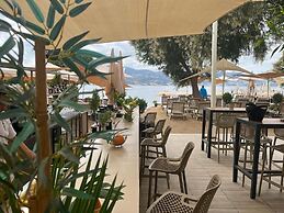 Farrys Boutique Hotel & Beach Club