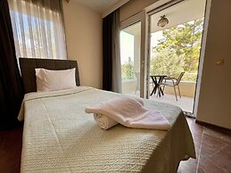 Farrys Boutique Hotel & Beach Club