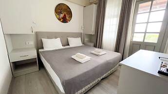 Farrys Boutique Hotel & Beach Club