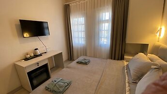 Farrys Boutique Hotel & Beach Club