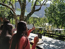 Madpackers Manali - Hostel