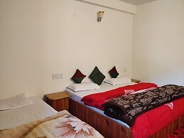 Madpackers Manali - Hostel