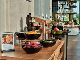 Crowne Plaza Warsaw - The HUB by IHG