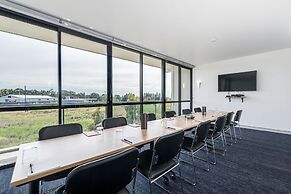 Thornton Executive Hotel