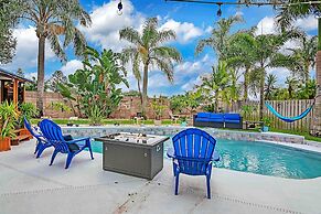 Urban Oasis W/hot Tub, Heated Pool And Private Movie Theater 2 Bedroom