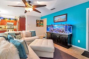 Urban Oasis W/hot Tub, Heated Pool And Private Movie Theater 2 Bedroom