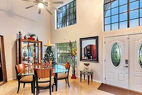 Urban Oasis W/hot Tub, Heated Pool And Private Movie Theater 2 Bedroom