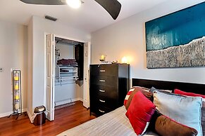 Urban Oasis W/hot Tub, Heated Pool And Private Movie Theater 2 Bedroom