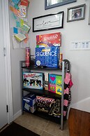 Urban Oasis W/hot Tub, Heated Pool And Private Movie Theater 2 Bedroom