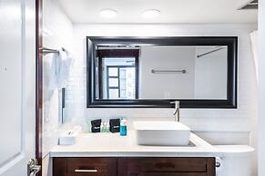 Breezy 12th Floor Waikiki Condo with FREE Parking by Koko Resort Vacat