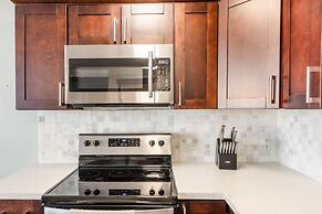 Breezy 12th Floor Waikiki Condo with FREE Parking by Koko Resort Vacat