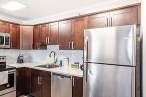 Breezy 12th Floor Waikiki Condo with FREE Parking by Koko Resort Vacat