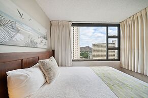 Deluxe 21st Floor Corner Condo With Diamond Head Views by Redawning