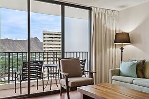 Deluxe 21st Floor Corner Condo With Diamond Head Views by Redawning