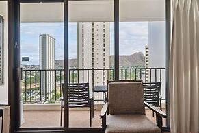 Deluxe 21st Floor Corner Condo with Diamond Head Views, FREE Parking &
