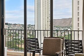 Deluxe 21st Floor Corner Condo with Diamond Head Views, FREE Parking &