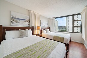 Deluxe 21st Floor Corner Condo with Diamond Head Views, FREE Parking &