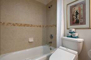 Fully Equipped 23rd Floor Condo at the Waikiki Banyan by Koko Resort V